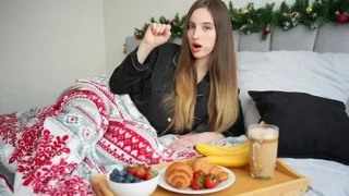 Ujizz Girlfriend Makes My Dick hard in the Morning