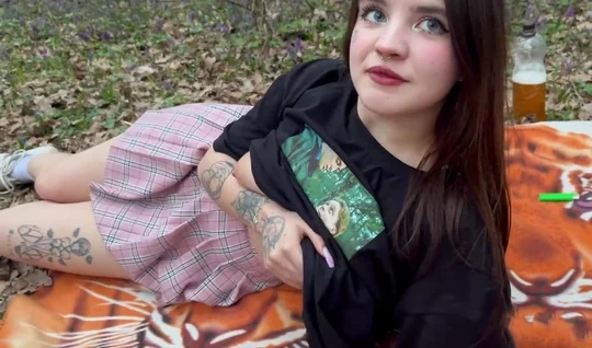 Youjizz A Russian slut is ready to have fun with a guy outdoors.
