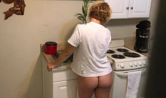 Pinay Sex Scandal A mature woman with a wet pussy fucks her lover hard