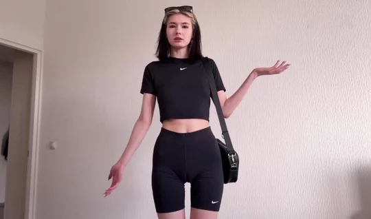 iyottube A young girl came to her boyfriend to have sex in his cap.