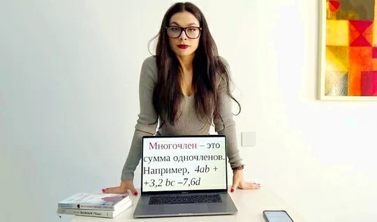 Ujizz A strict Russian teacher gave a student a fantastic blowjob at home.