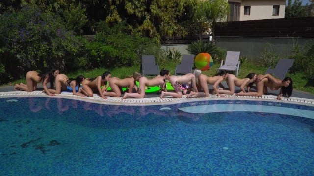 iyottube Nine lesbians engage in group sex and set a world sex record